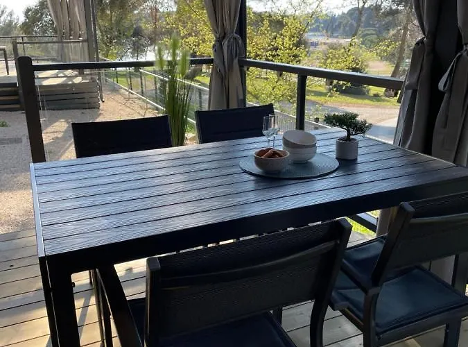 Rovinia Mobile 캠프장 로비니