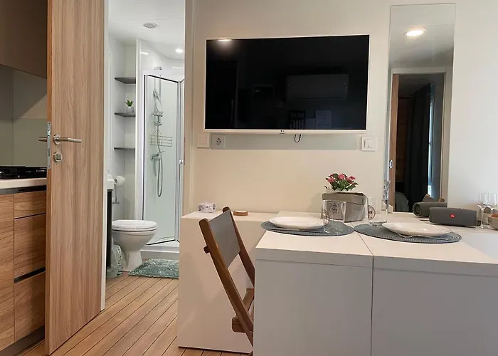 캠프장 Rovinia Mobile 로비니