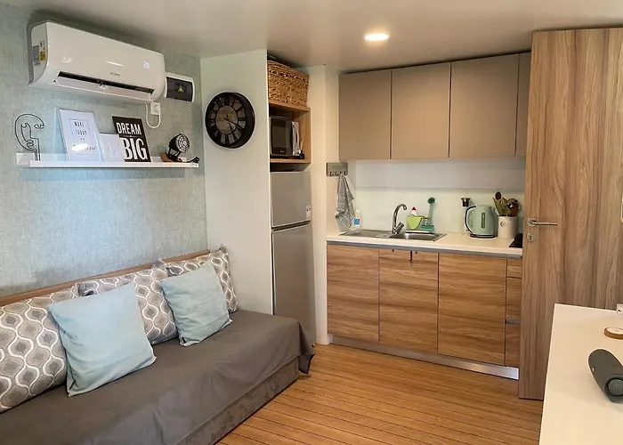 캠프장 Rovinia Mobile