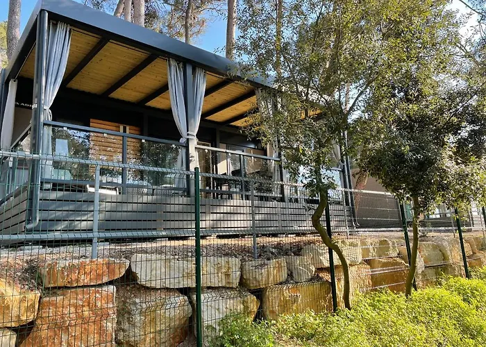 캠프장 Rovinia Mobile