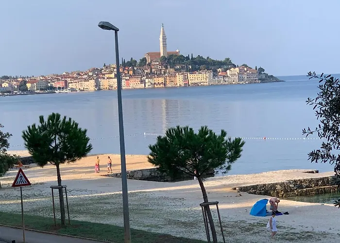 캠프장 Rovinia Mobile *